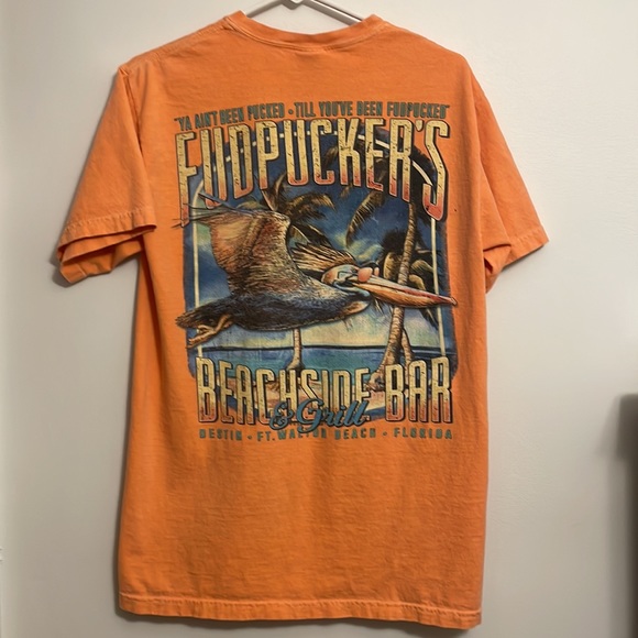 Comfort Colors Other - FUDPUCKERS BEACH SIDE BAR MENS TSHIRT